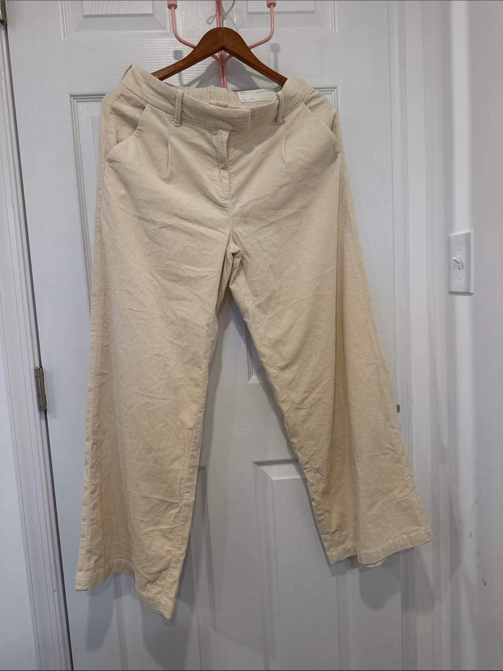 American Eagle Cream Elastic Waist Barrel Leg Corduroy Pants size 2